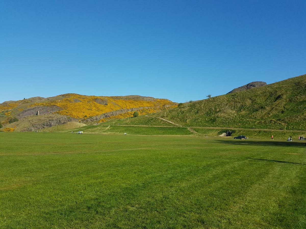 Beautiful Holyrood Park Apartment Edinburgh Luaran gambar